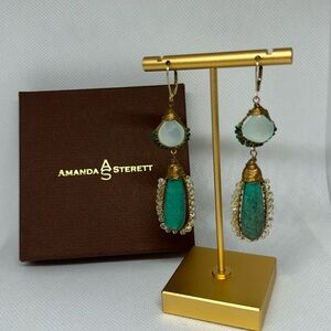 Amanda Sterett gold tone beaded earring in turquoise and blue/ green